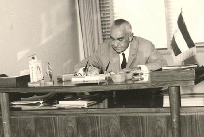آشنایی با زندگی مرحوم حسینعلی البرز؛ از پرآوازه‌ترین نیکوکاران ایران معاصر