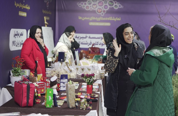نگاهی به نمایشگاه «دستاوردهای سمن‌ها» / گردهمایی گرم سمن‌ها در سرمای اسفند