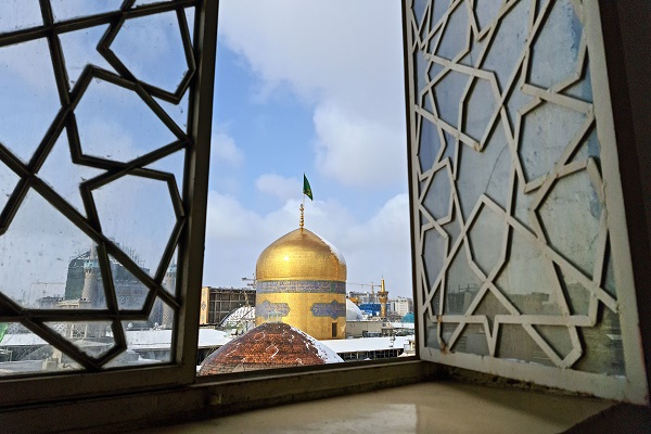 خیرین جمعی از آسیب‌دیدگان حادثۀ تروریستی کرمان را به زیارت امام رضا (ع) فرستادند