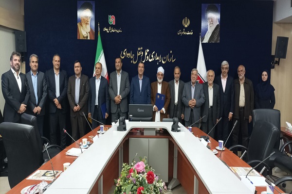 ارتباط ترانزیتی بنادر خلیج فارس با مرکز کشور توسط خیرین راهساز تسهیل میشود