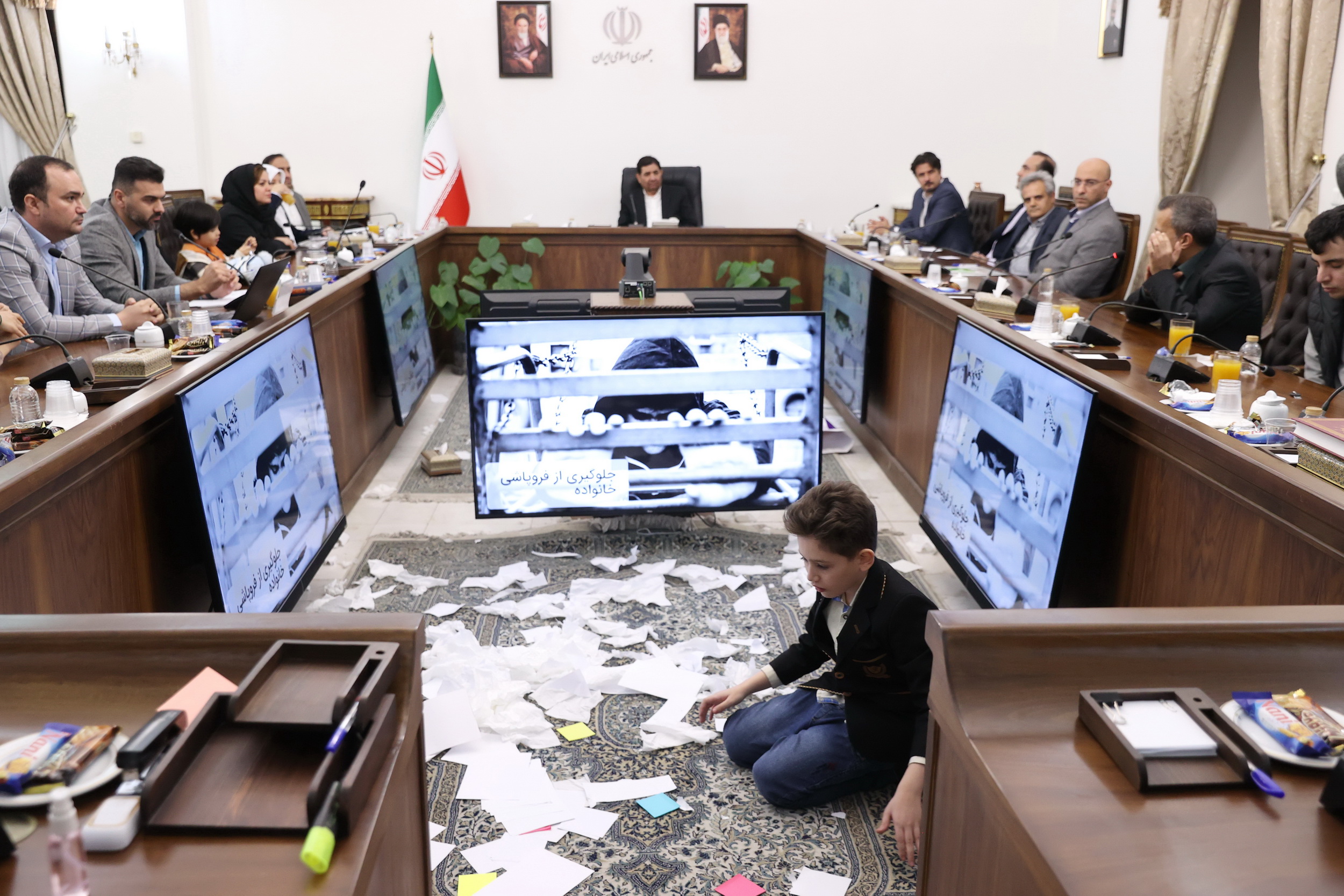 میزبانی معاون‌اول رئیس‌جمهور از خانواده‌های درگیر با اوتیسم / دلیل حواشی این جلسه در فضای مجازی چه بود؟