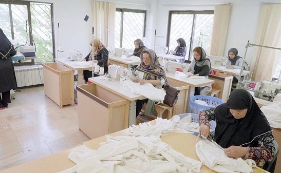 توانمندسازی و آموزش مهارت‌های زندگی به زنان سرپرست‌ خانوار در «مانیز»