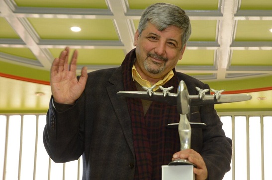 آشنایی با خلبانی که در آسمانِ نیکوکاری هم پرواز می‌کند