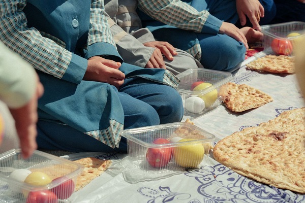 با همت خیرین هر روز به 3950 دانش‌آموز مدارس عشایری صبحانه ارائه می‌شود