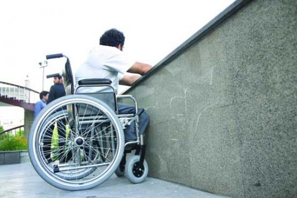 فرهنگ‌سازی برای خرید ویلچر به جای خریداری تاج گل