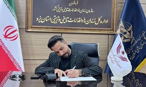 خوانندۀ مشهور کشورمان چند زندانی را آزاد کرد