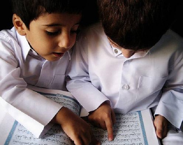 بانوی سالمند عراقی، منزل کوچک خود را وقف آموزش قرآن کرد
