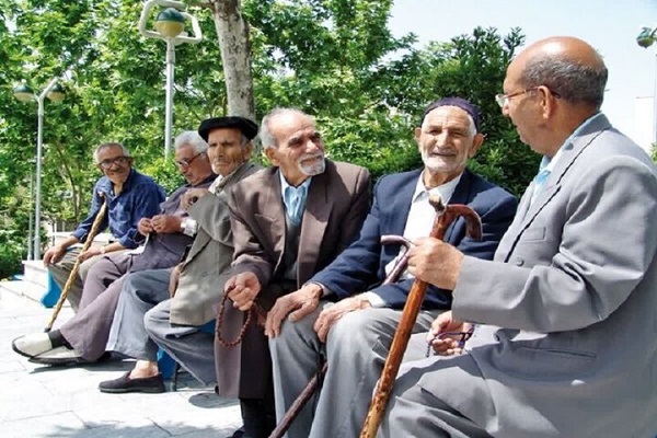 ساخت پارک سرای سالمندان در جهرم به همت سه خانوادۀ شهید