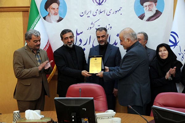 خیرین اردبیلی ۳۰۰ کلاس درس می‌سازند