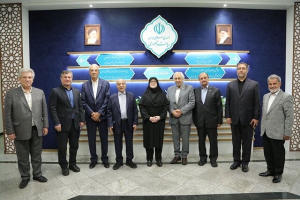 نشست مشترک سخنگوی دولت و هیئتمدیره مجمع خیرین مدرسهساز استان تهران