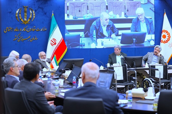 بدون نظر کارشناسان هیچ تغییری در برنامه‌ها نخواهم داد
