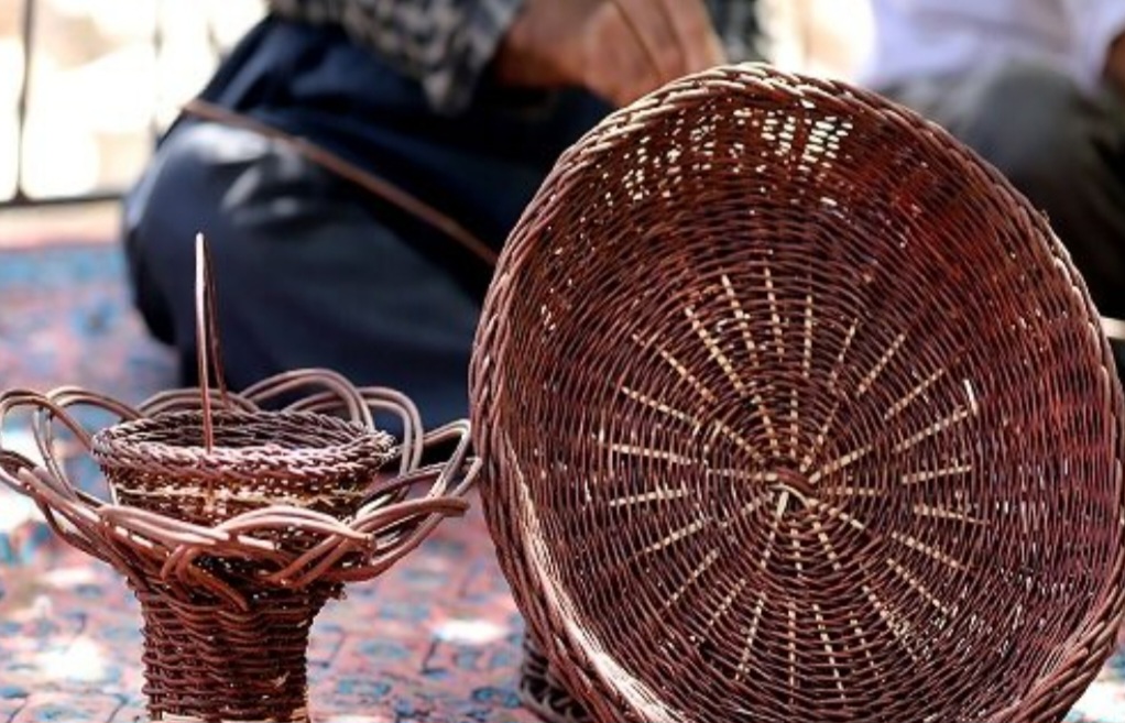 احیای ارغوان‌بافی استان کردستان با همت یک کارآفرین