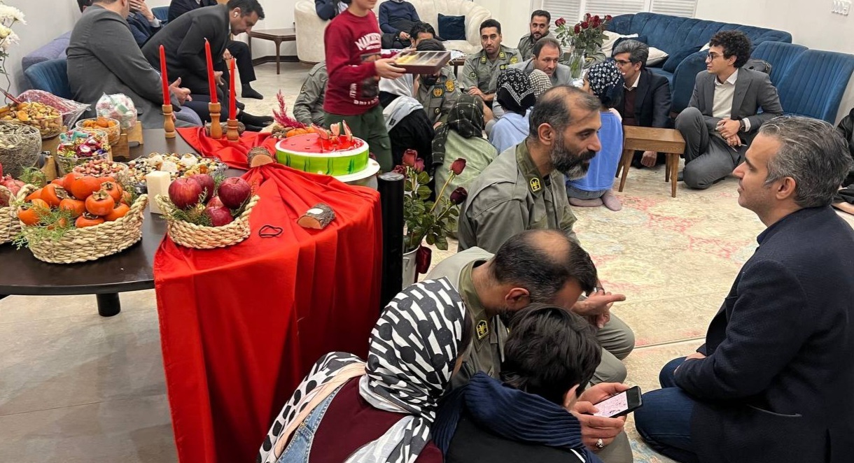 رئیس سازمان محیط زیست، شب یلدای ۱۴۰۴ را در مرکز شبه خانوادۀ «خانه دختران ایران» سپری کرد