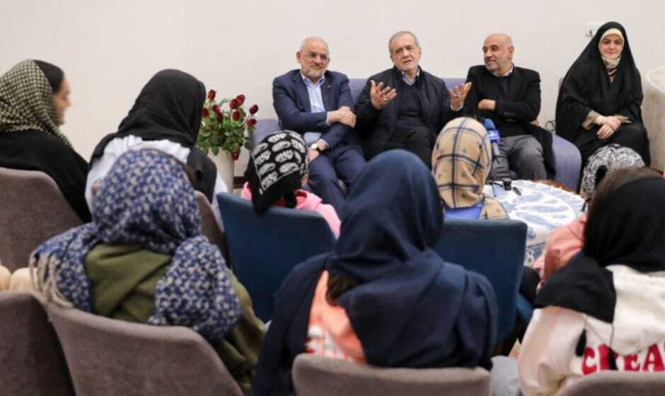 بازدید رئیس‌جمهور از مرکز شبه خانوادۀ «خانۀ دختران ایران» / پزشکیان: برای اشتغال و مسکن فرزندانِ در شُرُف استقلال دغدغه داریم