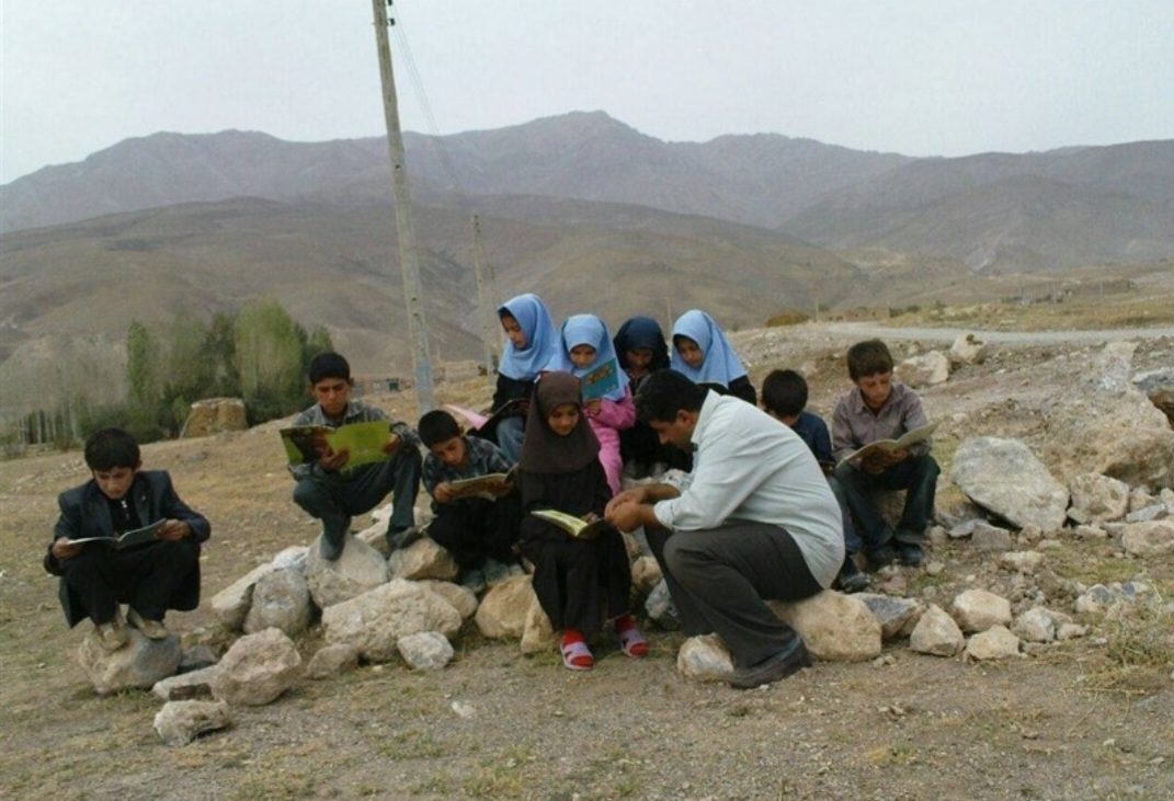 پیامبری کتابها در مرز میان ۳ کشور در کوههای دالامپر پیامبری کتابها در مرز میان ۳ کشور در کوههای دالامپر