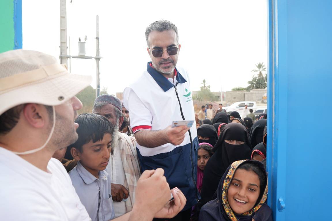 خدمت سه‌روزه داوطلبان و نیکوکاران در قصرقند و دشتیاری / ۵۰۰ بسته اقلام اساسی به خانواده‌های دارای اولویت اعطا شد