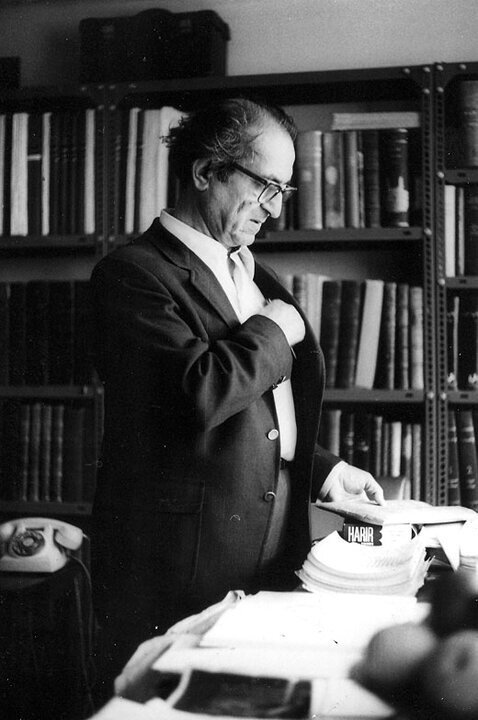 وصیت مجتبی مینوی برای اهدای ۲۵هزار جلد کتاب از کتابخانه ۶۰ ساله‌اش