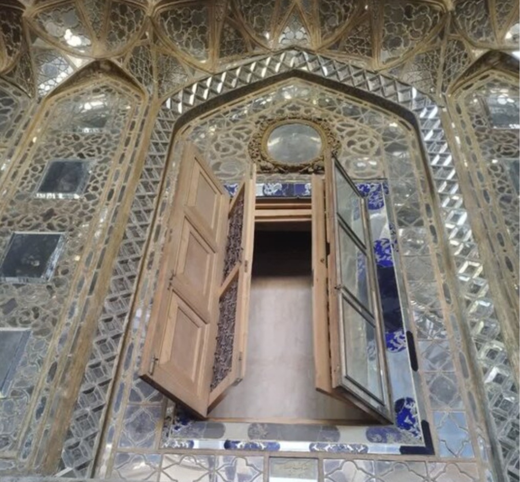 انتقال ۵۰ هزار شی تاریخی به مخازن امن