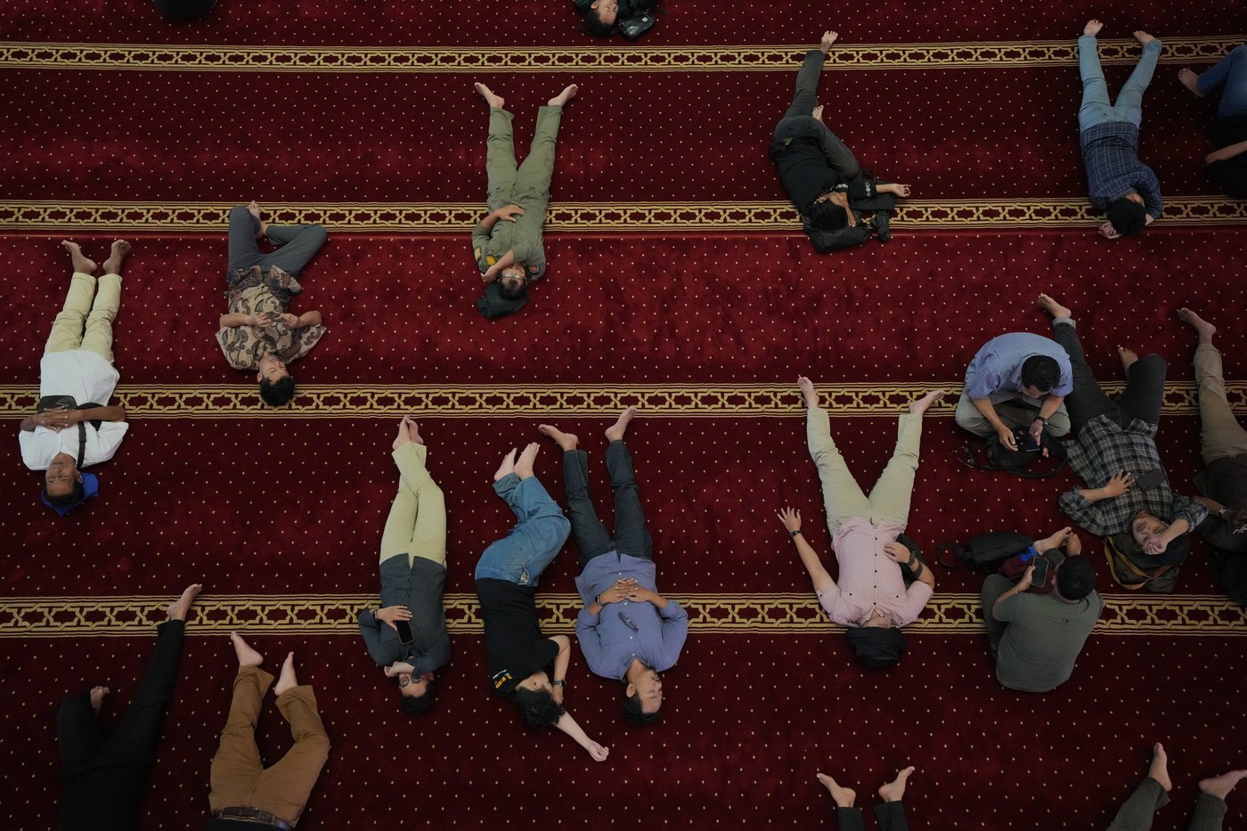 مجموعه عکس آسوشیتد پرس: رمضان، طلیعه‌دار ماه روزه‌داری، عبادت و نیکوکاری برای مسلمانان است،