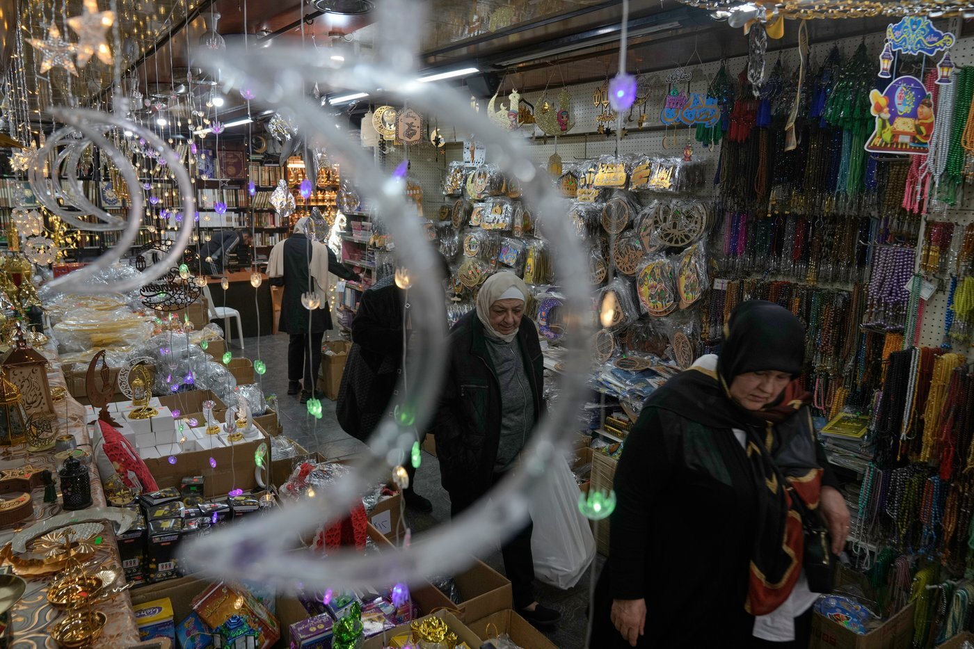 مجموعه عکس آسوشیتد پرس: رمضان، طلیعه‌دار ماه روزه‌داری، عبادت و نیکوکاری برای مسلمانان است،