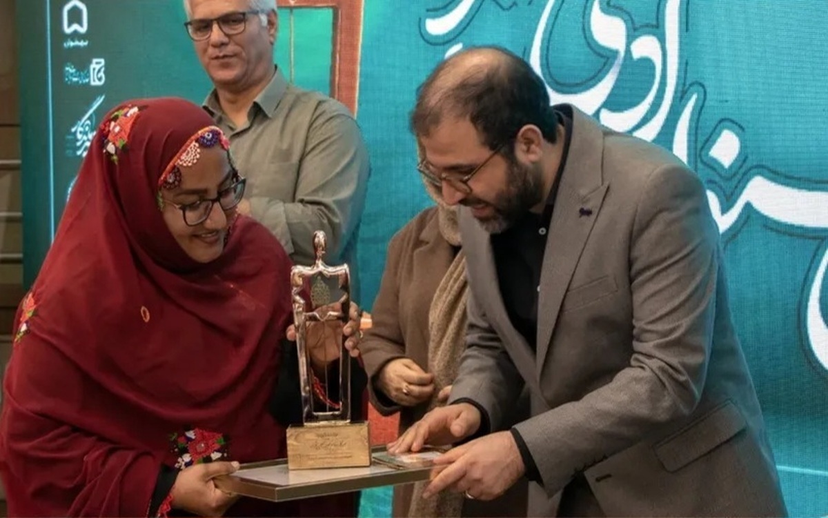 قصهٔ معلمی که با کتاب، خانهٔ امید ساخت