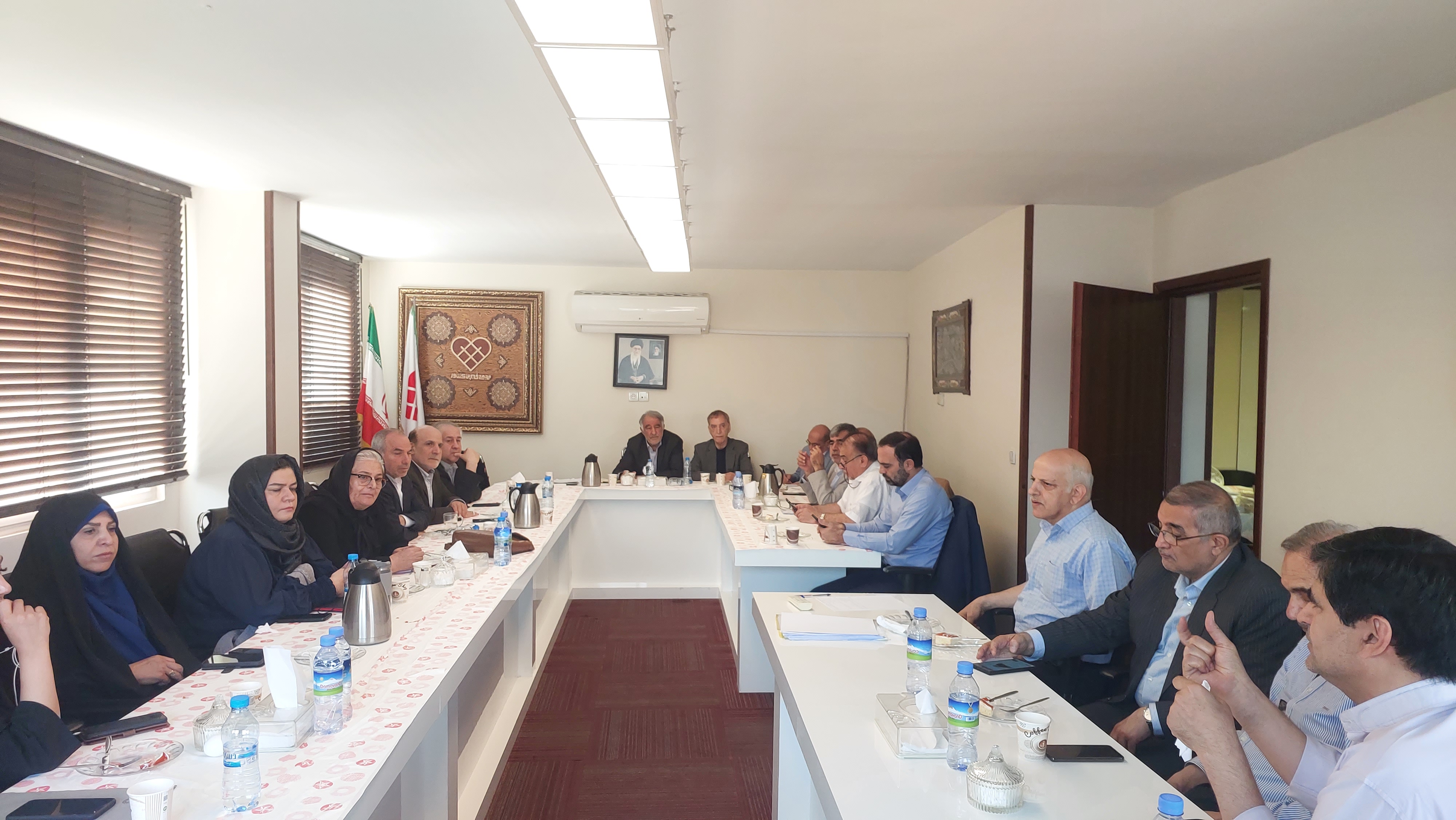 نشست مشترک مجمع خیرین کشور با جمعی از نمایندگان مجلس 21 اردیبهشت برگزار می‌شود/ حمایت مجمع خیرین کشور از فعالیت‌های مؤسسه خیریه «محکم»