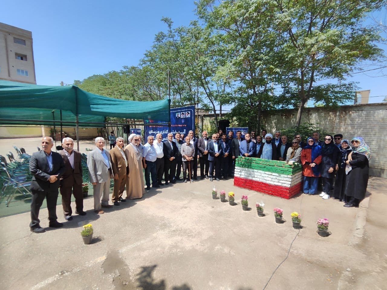 آئین خشت‌گذاری هنرستان ۱۸ کلاسه با همت خیرین در پاکدشت برگزار شد