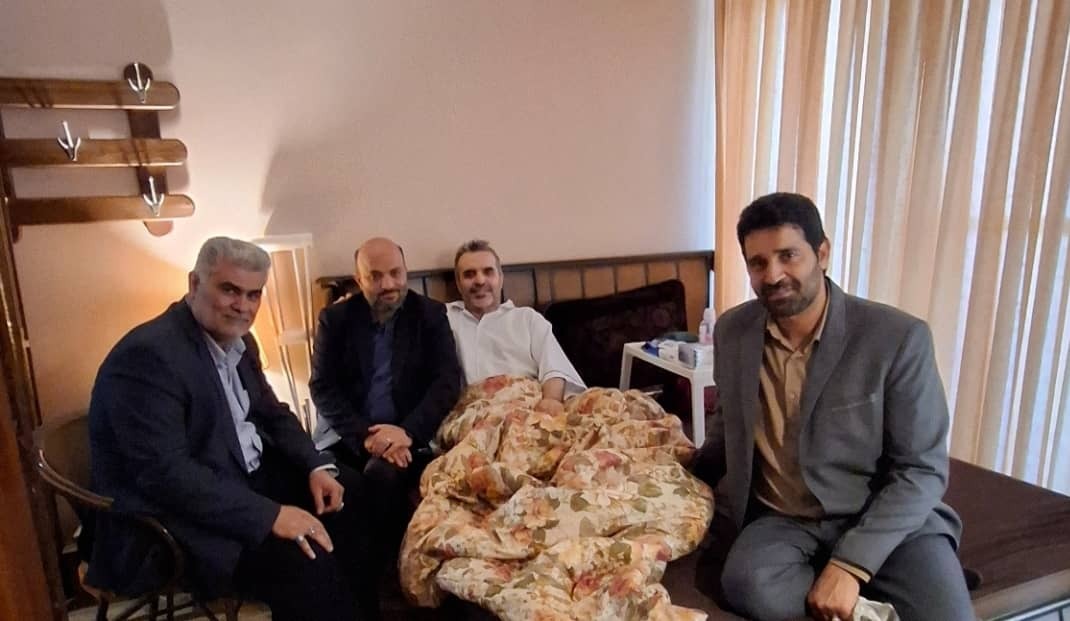 عیادت معاون وزیر آموزش‌‌وپرورش و مسئولان نوسازی مدارس از چهرۀ ماندگار مدرسه‌سازی