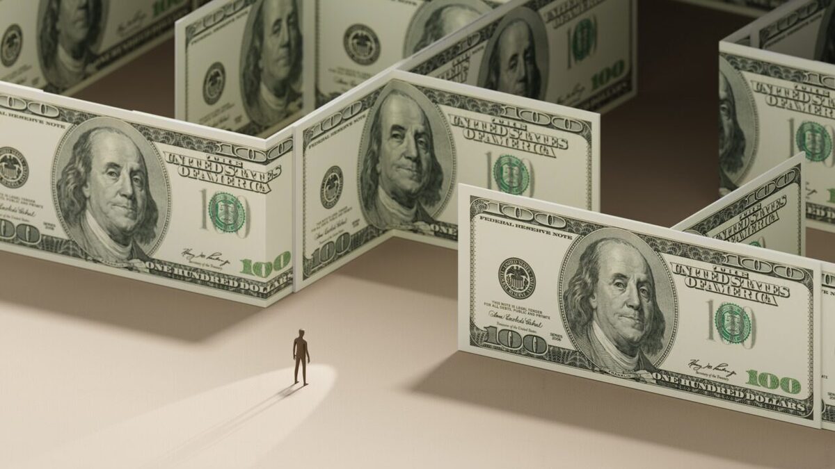 بشردوستی نمیتواند در بازیهای استثماری باقی بماند