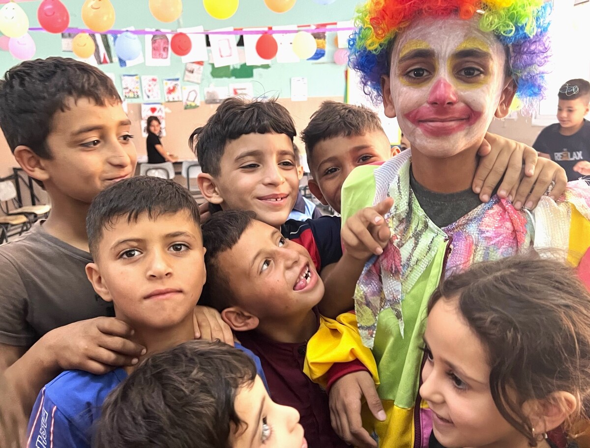 چگونه یک سازمان مردمنهاد فلسطینی به کودکان غزه کمک میکند تا بازی کنند و بهبود یابند / روایت یک داوطلب از فعالیت روزانهاش در غزه برای حفاظت از کودکان