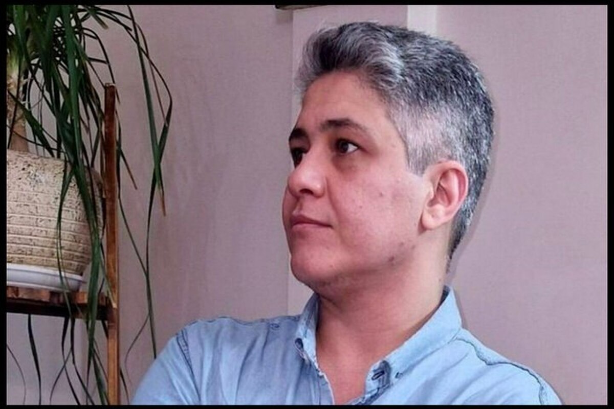 وقتی هنرمندی نابینا «قلاده‌ای برای یک سگ مرده» را روی صحنه نمایش می‌برد