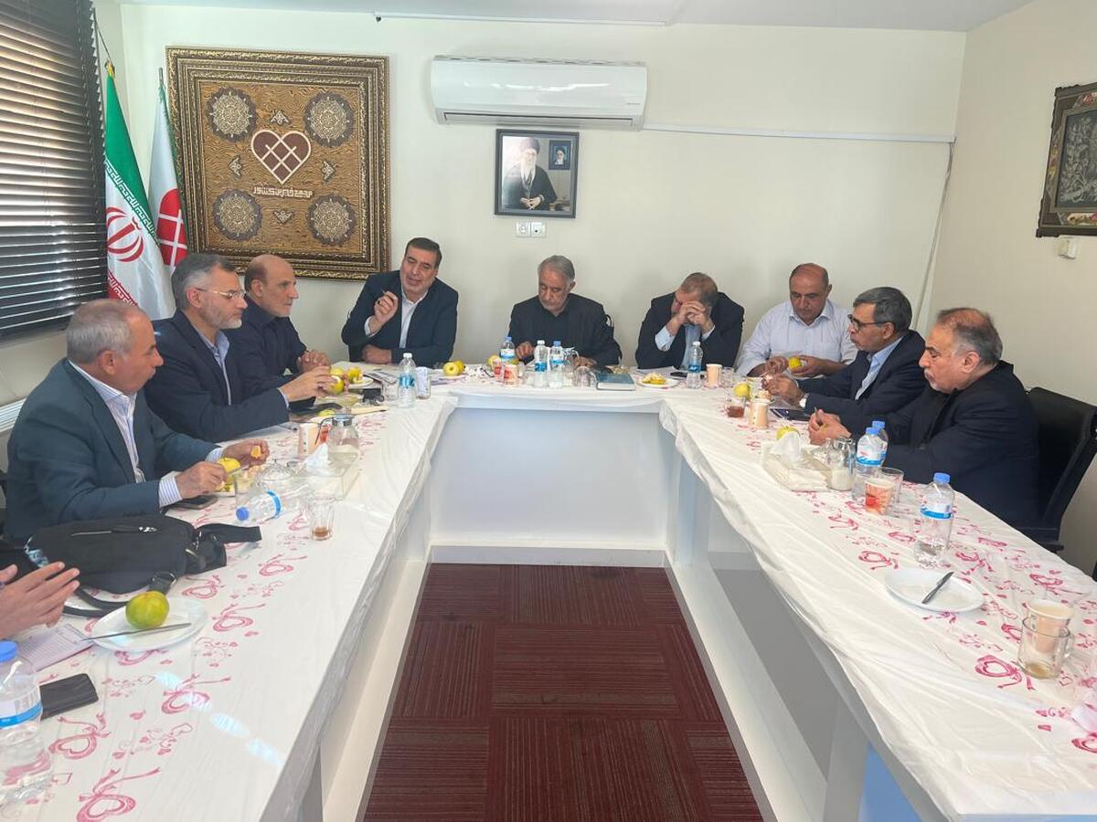 بوربور: مجمع خیرین کشور در حال پیگیری همۀ راههای ممکن برای کمک به وضعیت دیالیز در کشور است