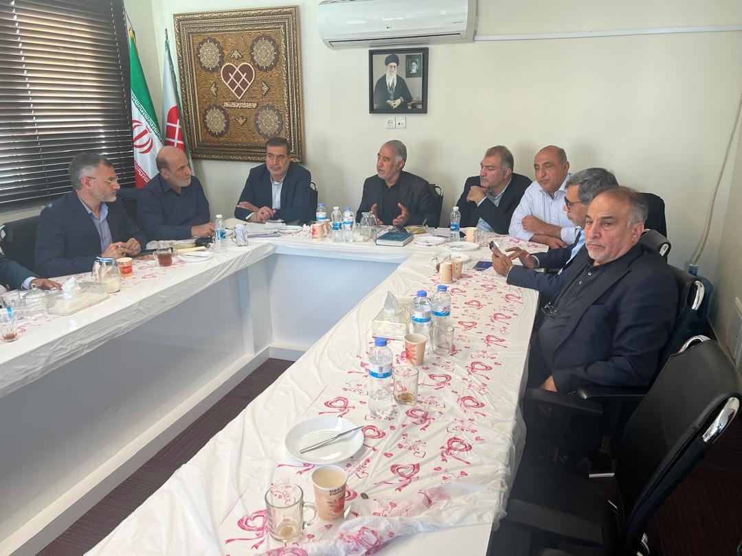 بوربور: مجمع خیرین کشور در حال پیگیری همۀ راه‌های ممکن برای کمک به وضعیت دیالیز در کشور است