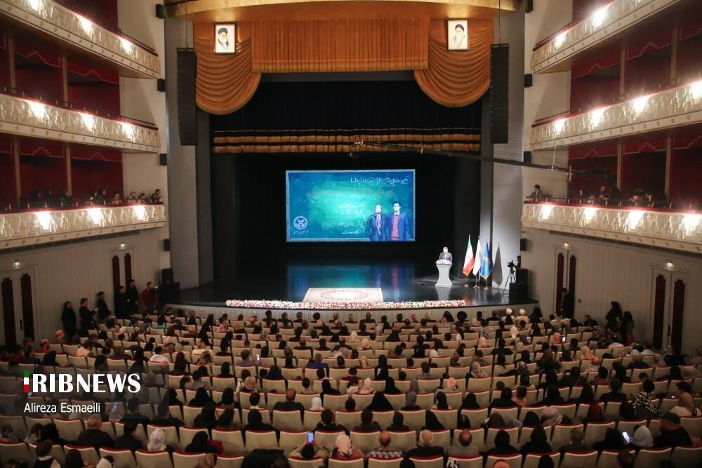 مستند «پرواز پروانهها» در تالار وحدت تهران اکران شد مستند «پرواز پروانهها» در تالار وحدت تهران اکران شد