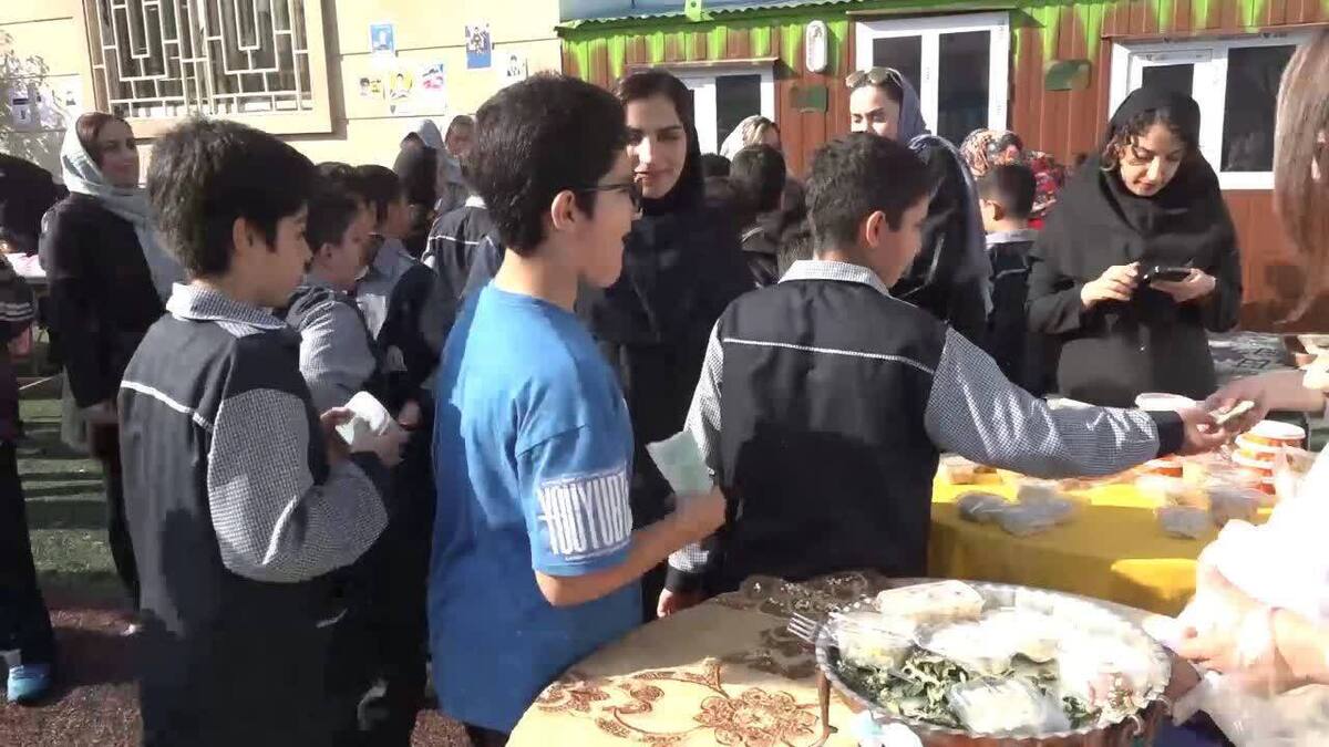 دانش‌آموزان آملی با برپایی جشن غذا، ۱۰۰ میلیون تومان به کودکان نیازمند و مبتلا به‌ سرطان کمک کردند