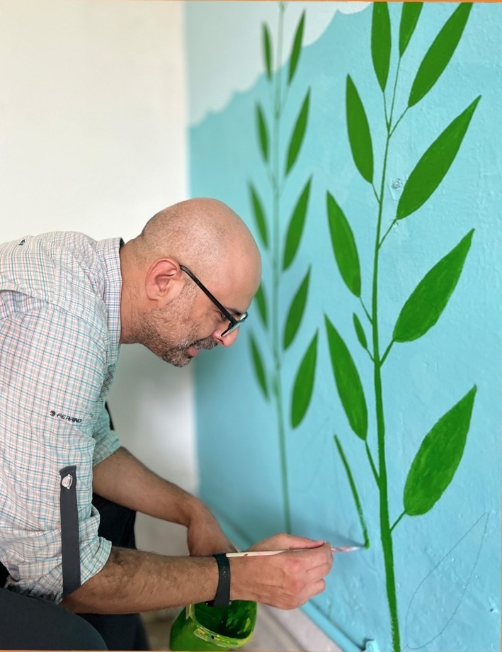 ترسیم مهربانی روی دیوار با گروه نقاشان دیواری روستا ترسیم مهربانی روی دیوار با گروه نقاشان دیواری روستا