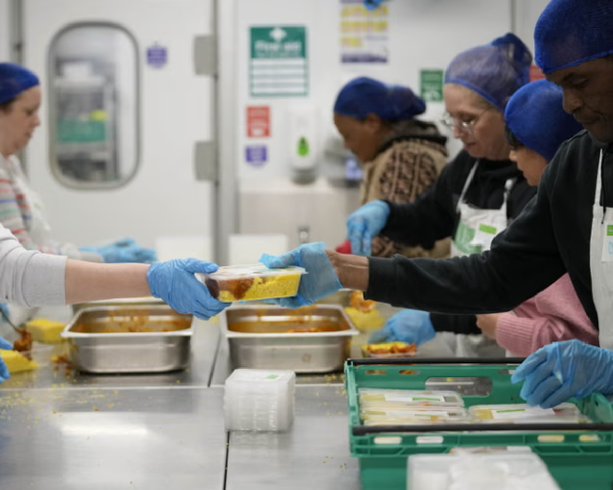 اعتراض خیریه‌های انگلیس به طرح دولت برای اجبار پناهندگان به فعالیت داوطلبانه