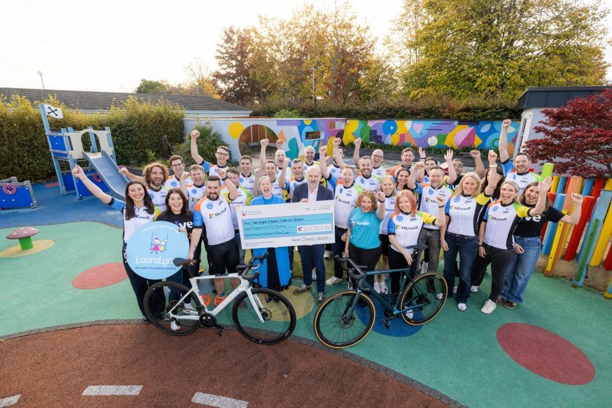 کارکنان مایکروسافت ایرلند با دوچرخه‌سواری خیریه؛ ۳۰۰ هزار یورو برای مرکز کودکان جمع‌آوری کردند