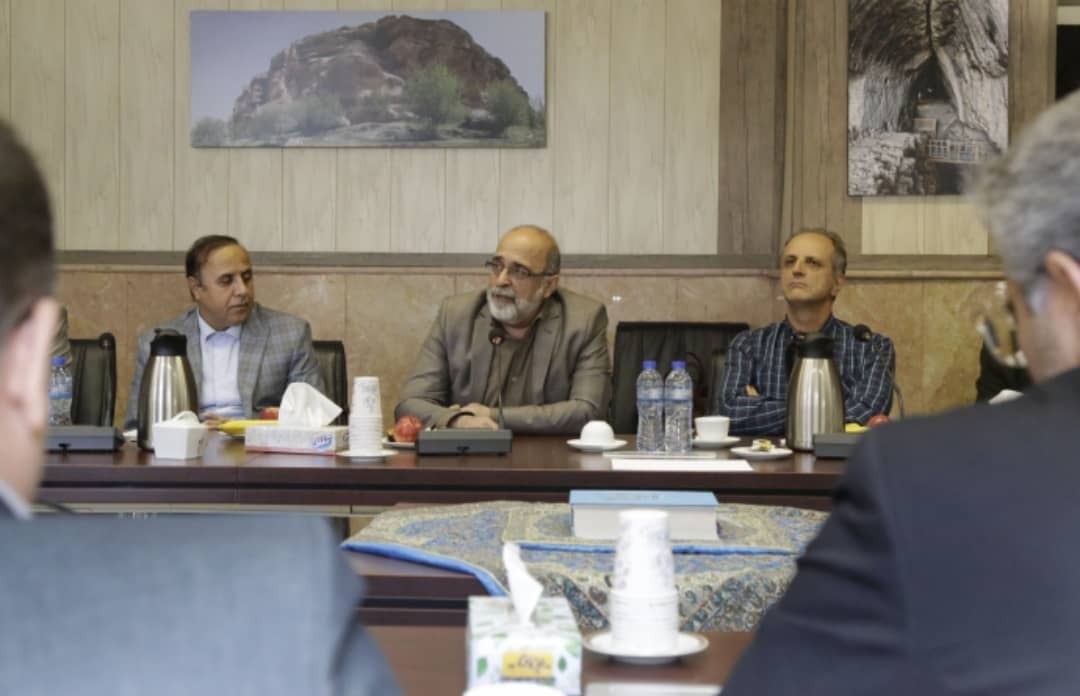 نخستین جلسه هیئتمدیرۀ «بنیاد حامیان دانشگاه هنر ایران» برگزار شد نخستین جلسه هیئتمدیرۀ «بنیاد حامیان دانشگاه هنر ایران» برگزار شد