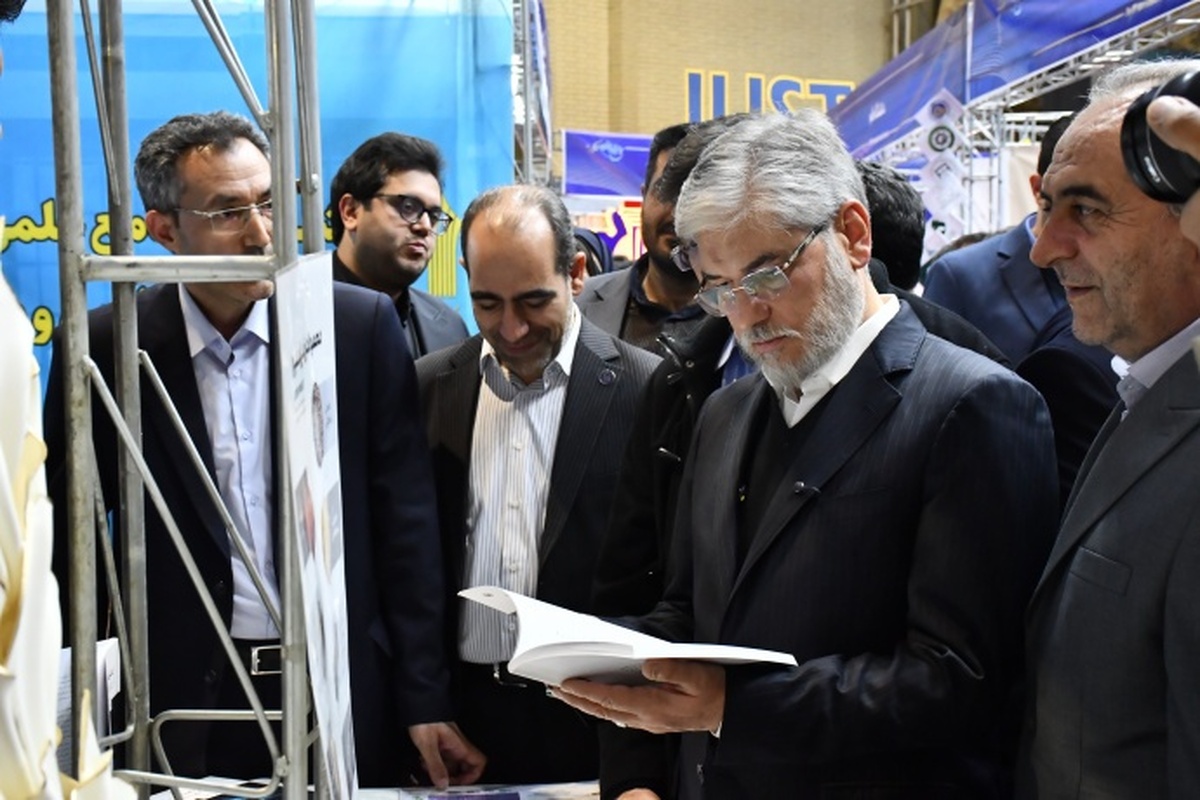 استقبال گسترده از غرفۀ «خیر ایران» در نمایشگاه جشنواره حرکت / بازدید وزیر علوم از دستاوردهای خیر ایران