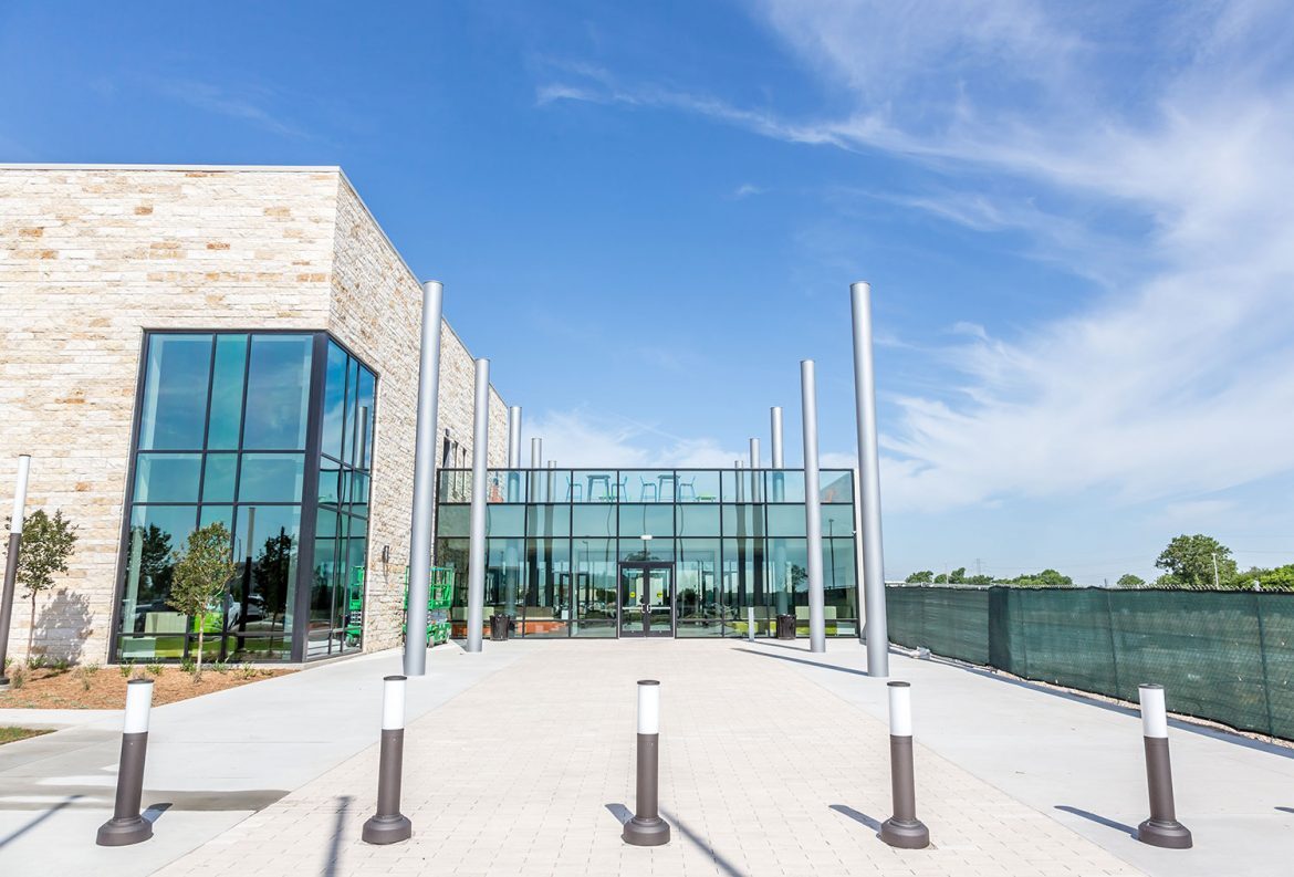 حراجی رادیویی نقاشی ۷۷ هزار دلاری برای حمایت از یک موسسه خیریه معلولان در شهر دالاس آمریکا