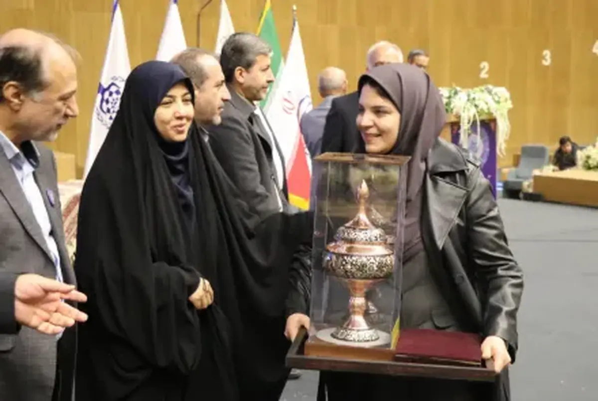 بانوان خیّر عرصه سلامت اصفهان، هزینه خرید ۵ آمبولانس را تأمین کردند