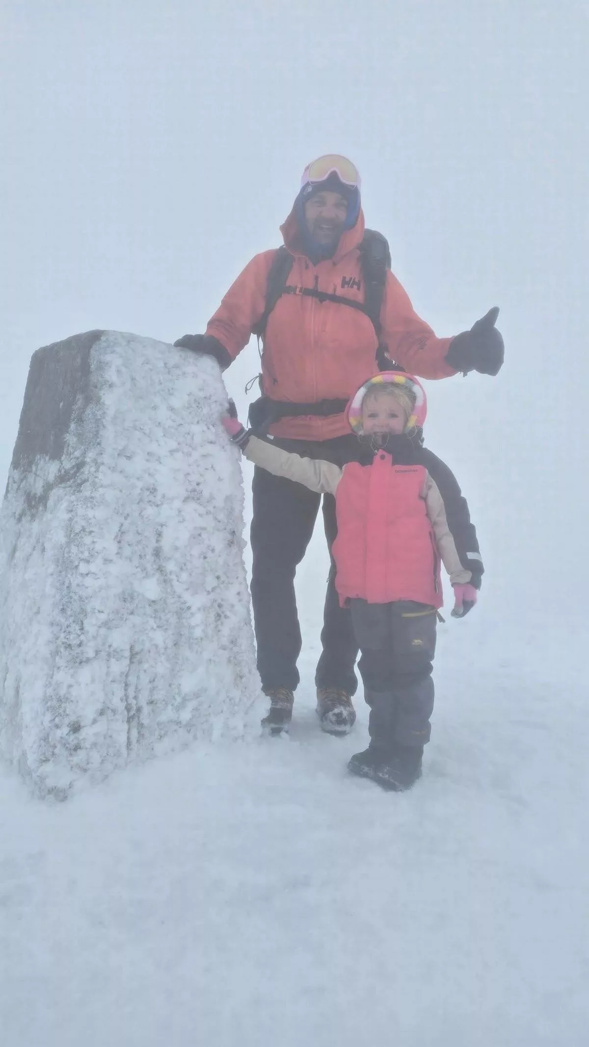 کودک پنج ساله، به نفع اهداف خیریه، به بلندترین کوه انگلیس صعود کرد