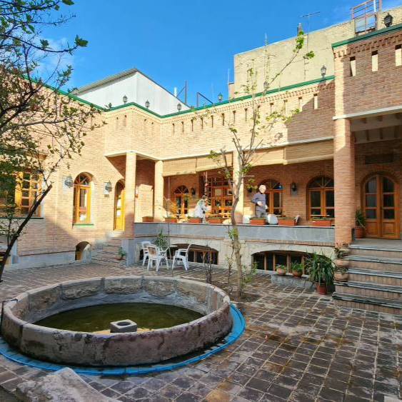 سنگ‌بنای تاب‌آوردن در روزگار دشوار از زبان یک معمار