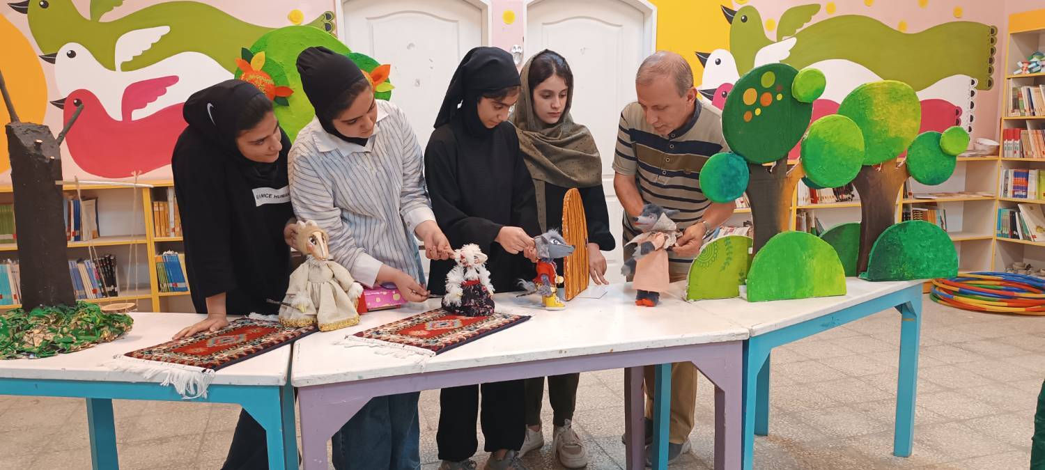 تأثیر هنرهای نمایشی بر کودکان جنگ از نظر حسین فداییحسین تأثیر هنرهای نمایشی بر کودکان جنگ از نظر حسین فداییحسین