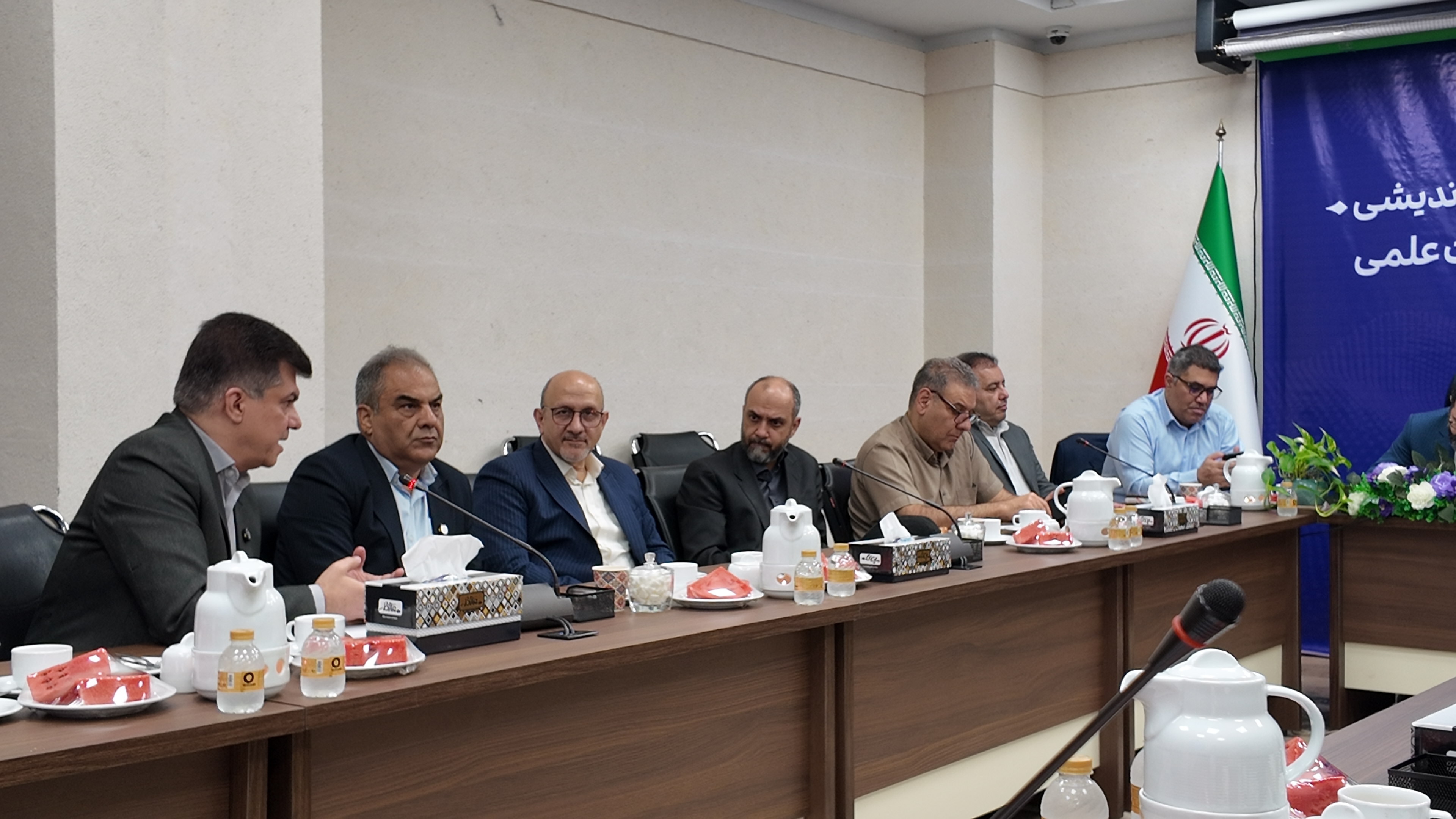 نشست سیاستگذاری و هم‌اندیشی اعضای هیئت علمی آکادمی خیر ایران برگزار شد
