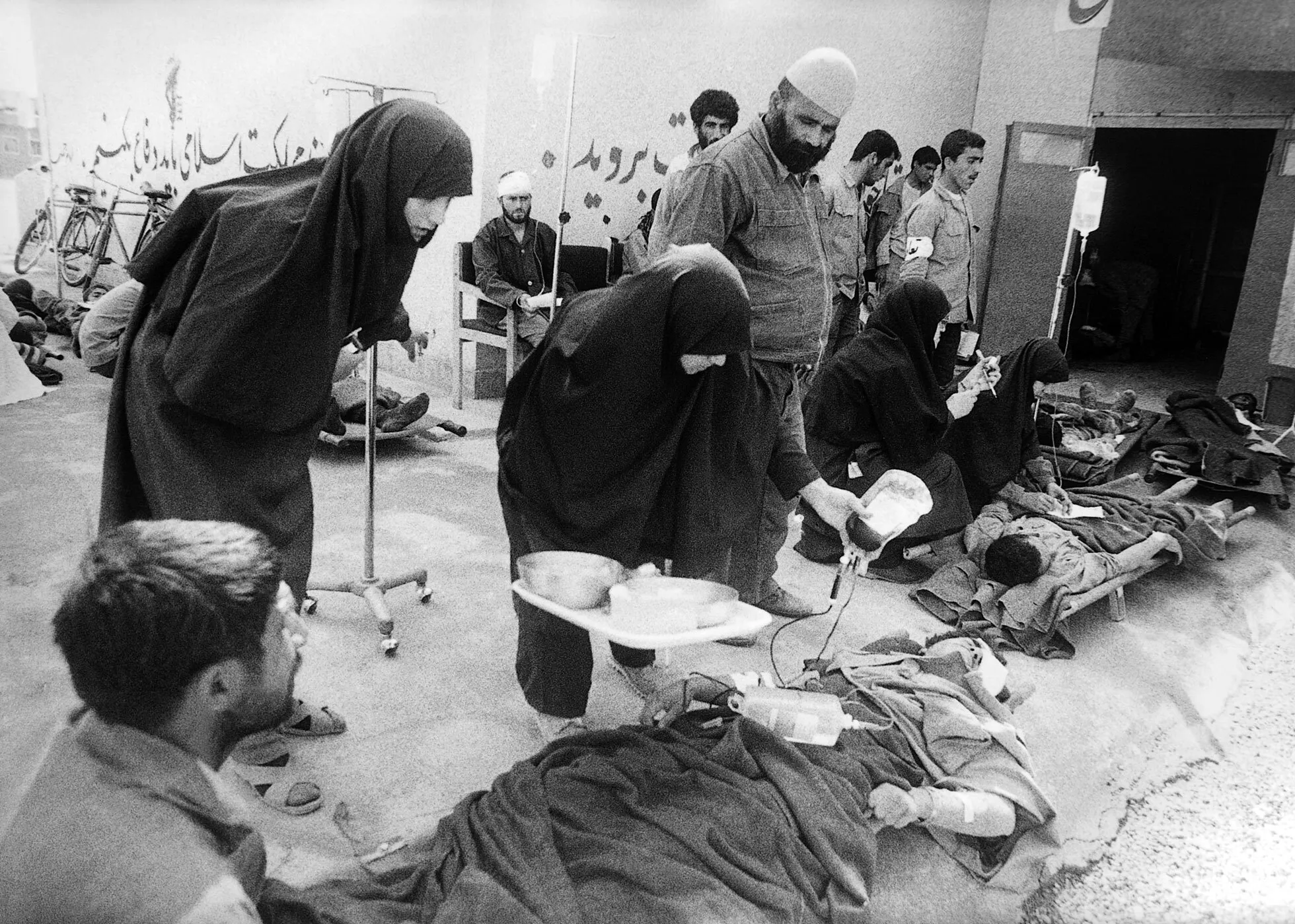 به مناسبت روز جهانی پرستار: ایثار، خدمت، و مقاومت؛ پرستاران ایران از دیروز تا امروز به مناسبت روز جهانی پرستار: ایثار، خدمت، و مقاومت؛ پرستاران ایران از دیروز تا امروز
