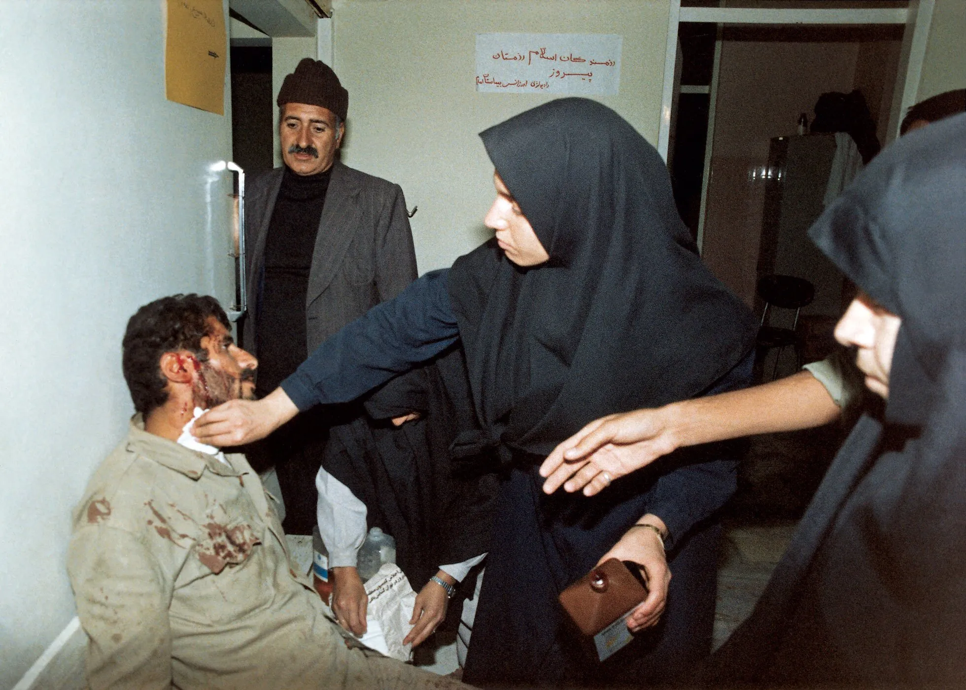 به مناسبت روز جهانی پرستار: ایثار، خدمت، و مقاومت؛ پرستاران ایران از دیروز تا امروز به مناسبت روز جهانی پرستار: ایثار، خدمت، و مقاومت؛ پرستاران ایران از دیروز تا امروز