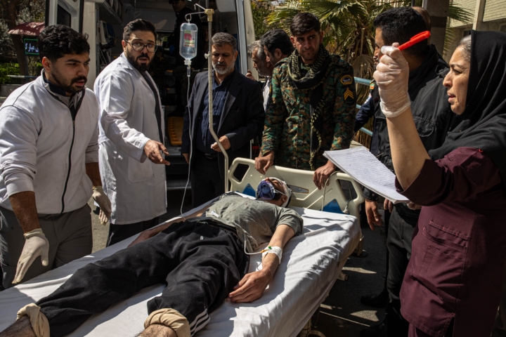 به مناسبت روز جهانی پرستار: ایثار، خدمت، و مقاومت؛ پرستاران ایران از دیروز تا امروز به مناسبت روز جهانی پرستار: ایثار، خدمت، و مقاومت؛ پرستاران ایران از دیروز تا امروز
