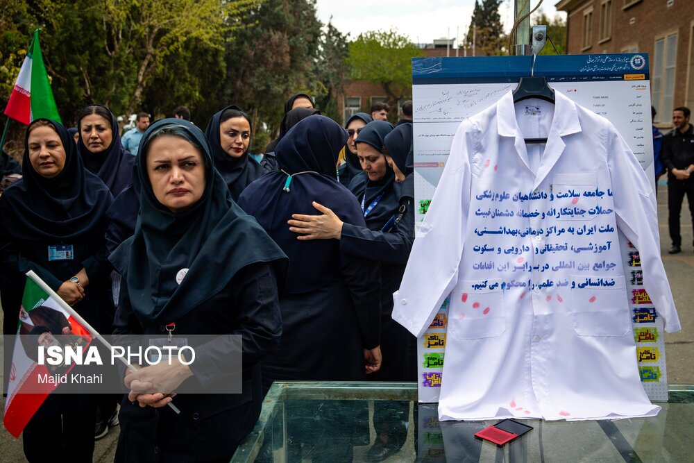 به مناسبت روز جهانی پرستار: ایثار، خدمت، و مقاومت؛ پرستاران ایران از دیروز تا امروز به مناسبت روز جهانی پرستار: ایثار، خدمت، و مقاومت؛ پرستاران ایران از دیروز تا امروز